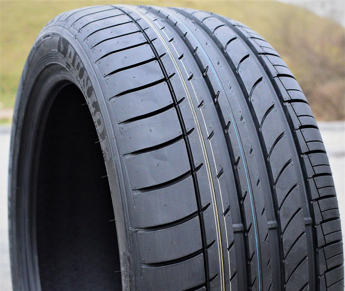 245/40R19 94Y Tire Q593