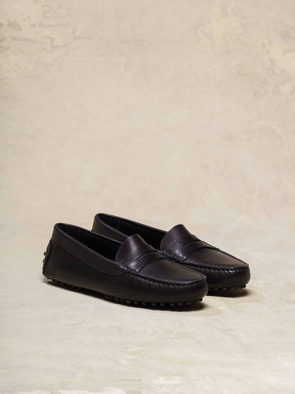 Black 7.5 US Shoes J320