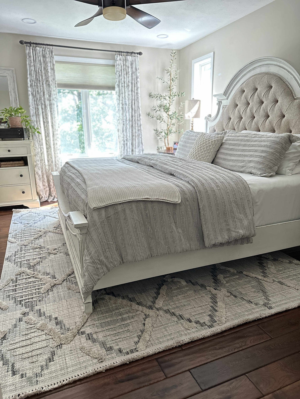 Gray Beige Cream Moroccan Trellis Area Rug C866681