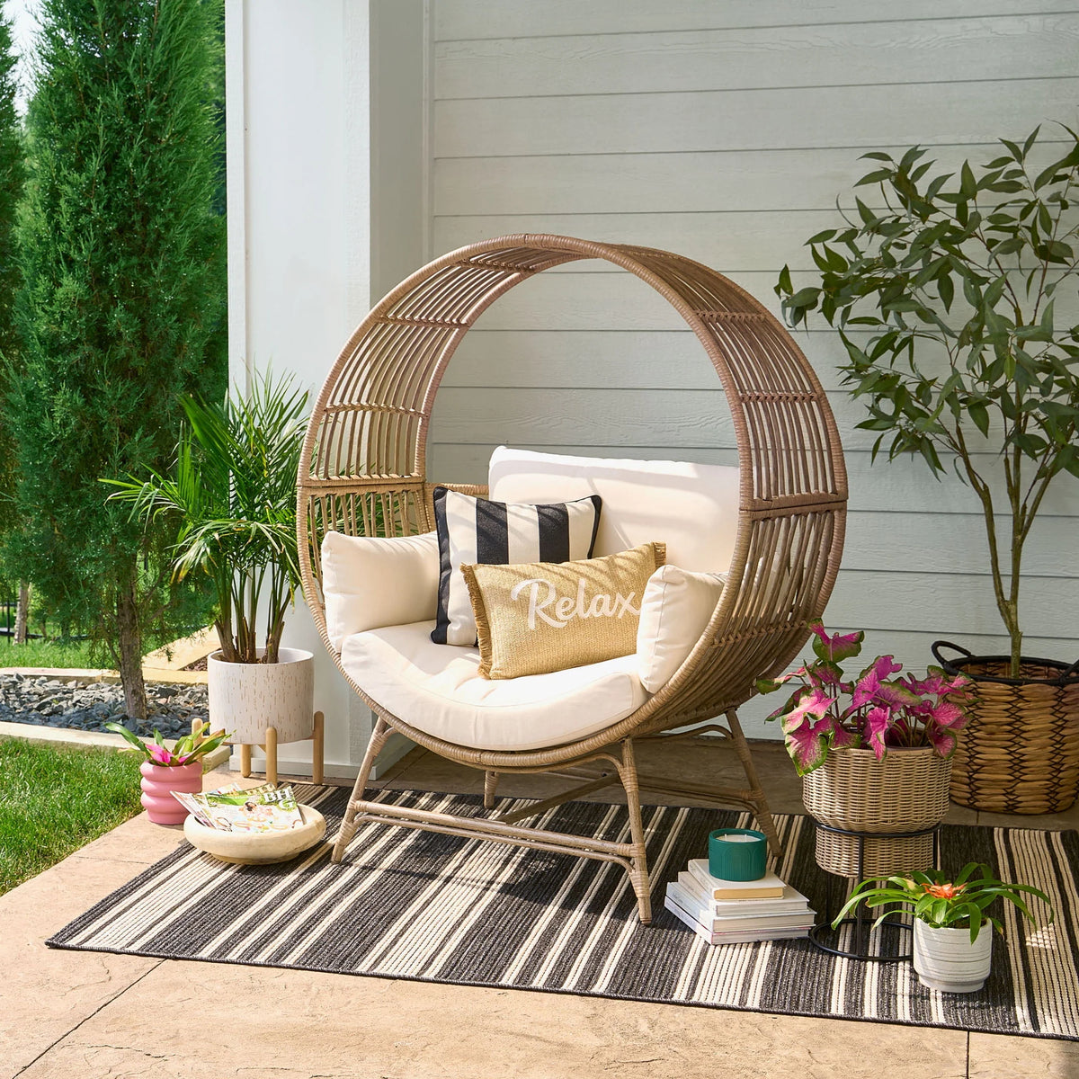 Beige Round Wicker Outdoor Egg Chair L405