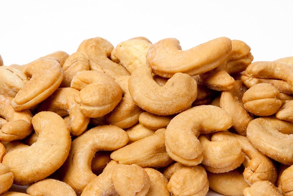 25 Pound Salted Whole Cashews M14462