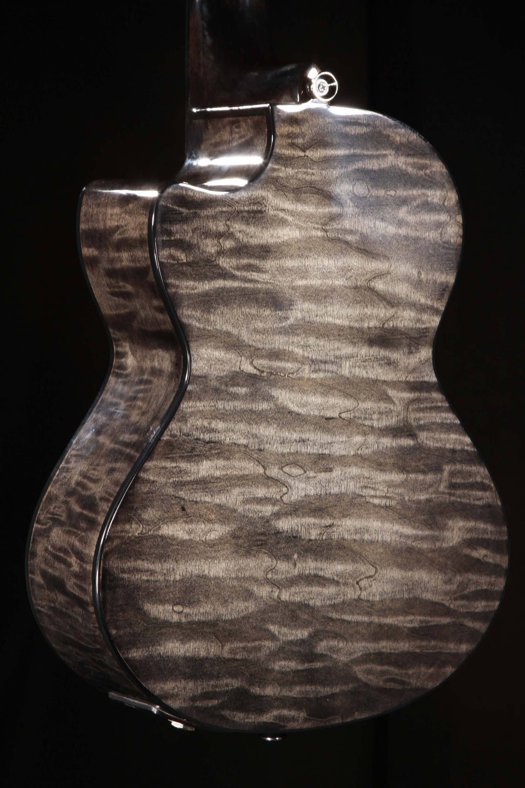 Black Quilted Maple V836999