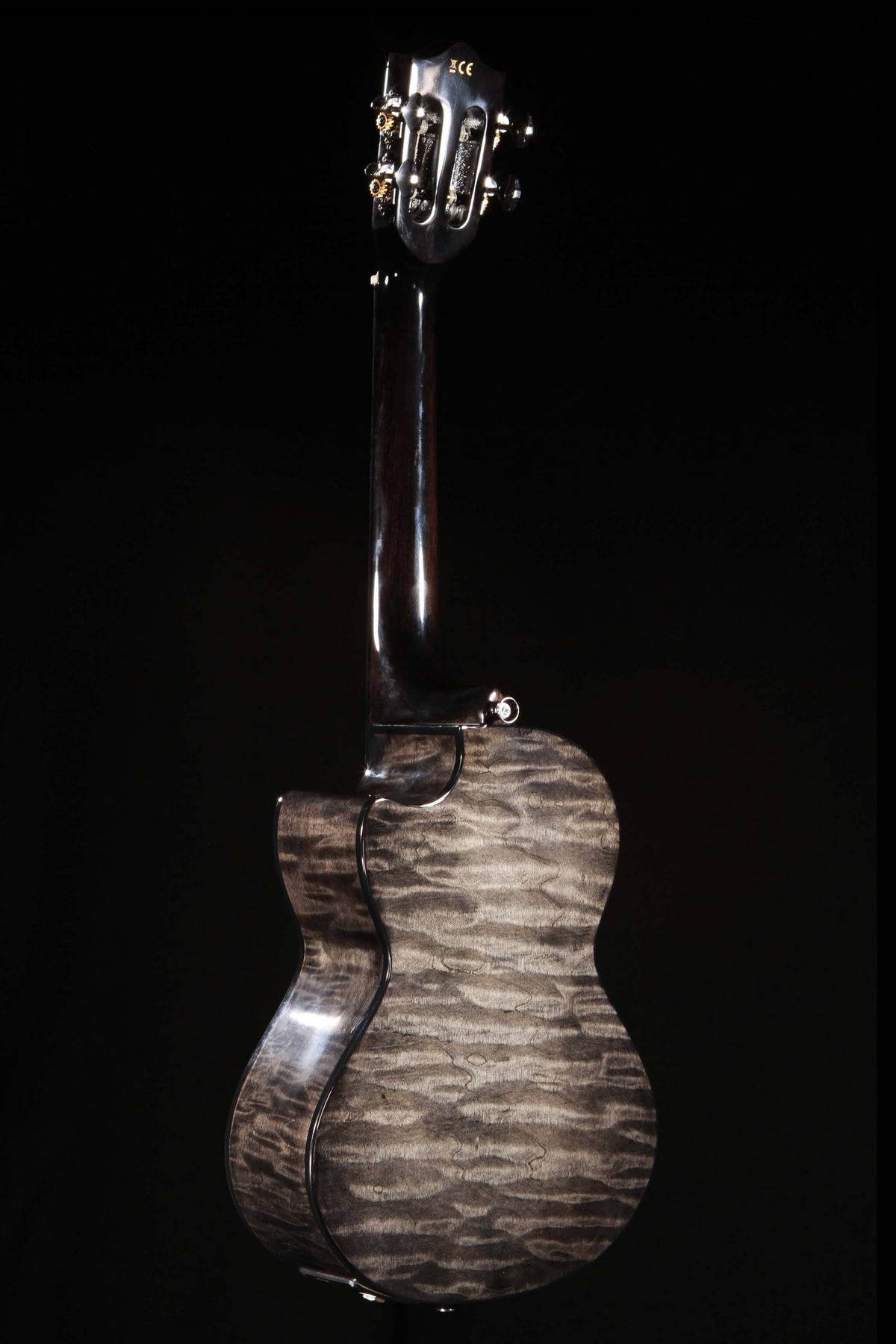 Black Quilted Maple V836999