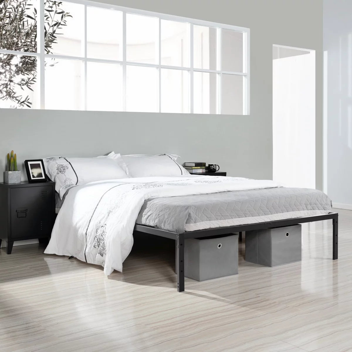 Queen Size Black Metal Slat Bed Frame A391509